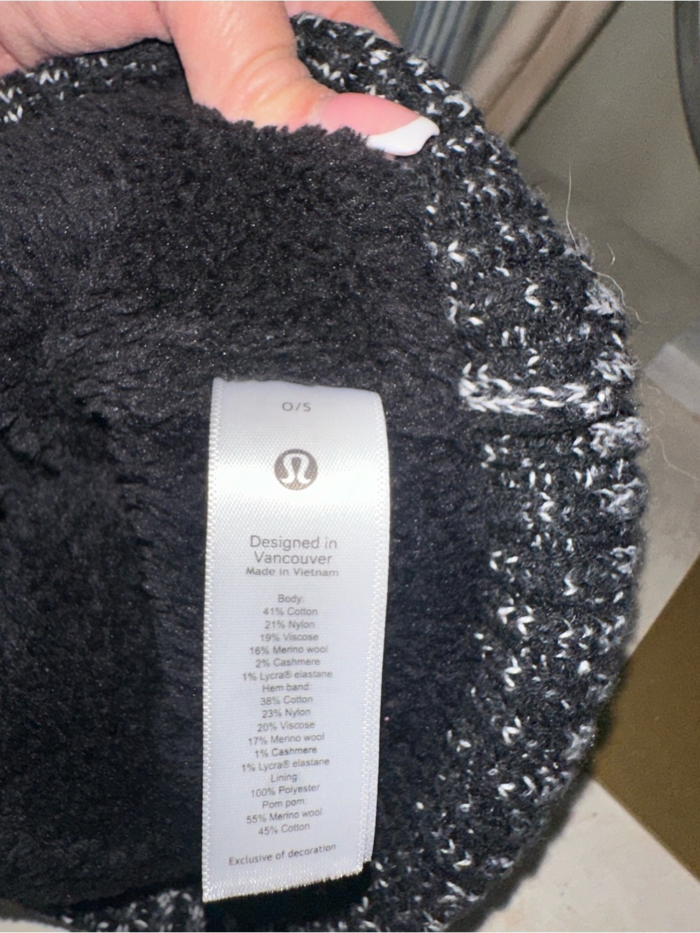 NWT LULU Black & White Marled Pom Beanie - Picture 5 of 8